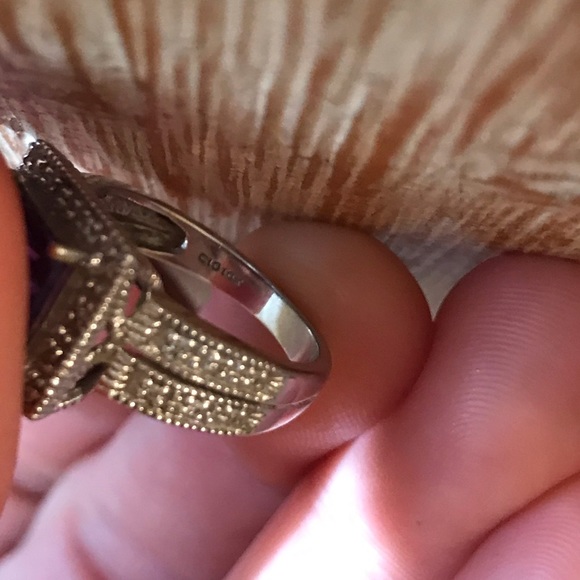 10k White gold with 2ct gemstone. EUC. Size 4. - Picture 4 of 4